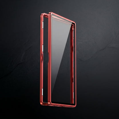 Boîtier de protection pour carte rare, structure renforcée en aluminium brossé et bouclier de verre optique.